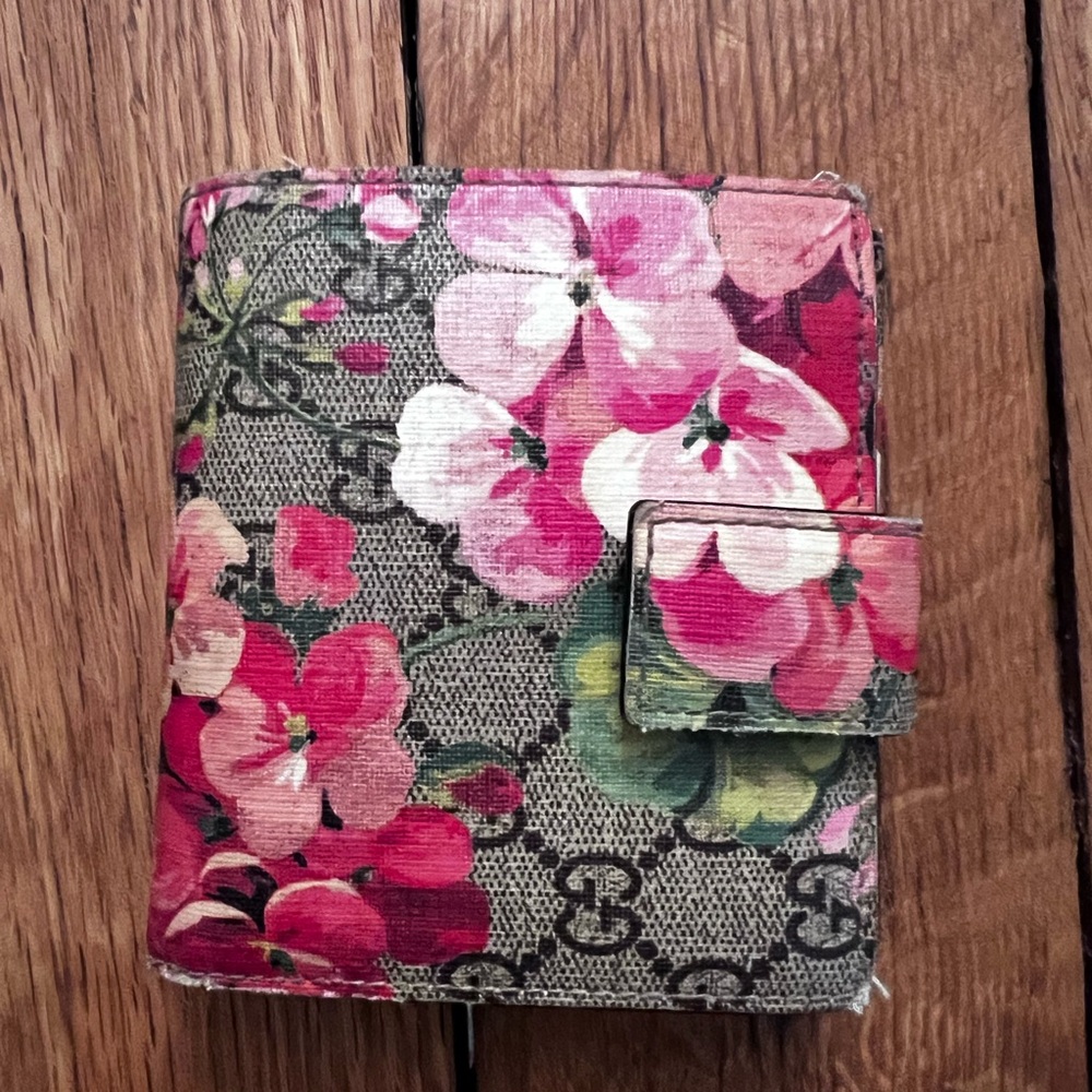 Gucci blooms GG SUPREME canvas French flap wallet